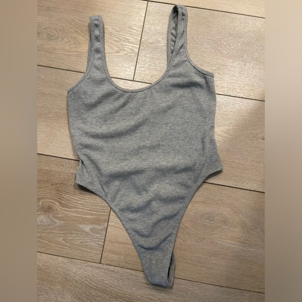 Dippin Daisy’s swimwear ribbed tank L